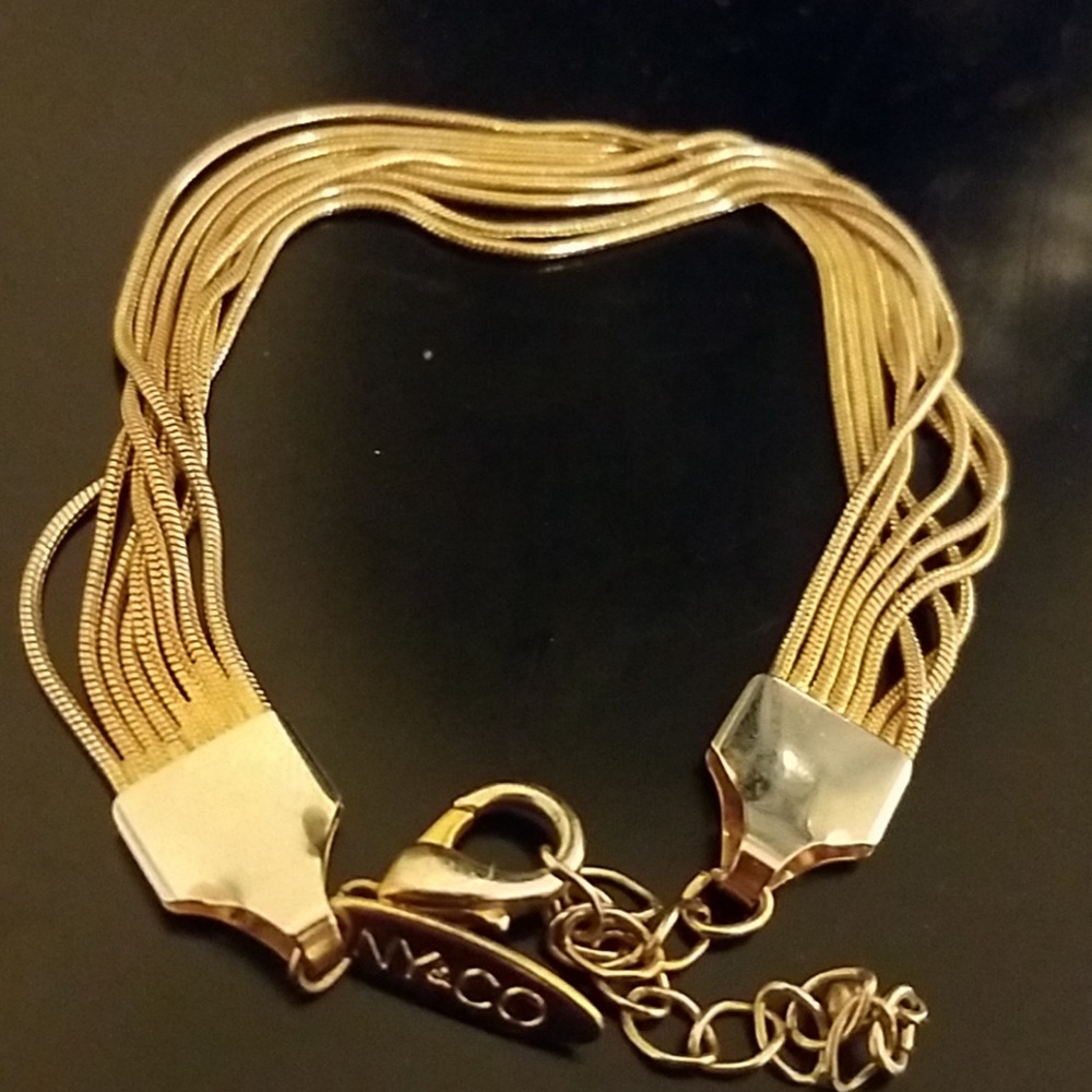 Gold threaded bracelet. - Picture 2 of 2